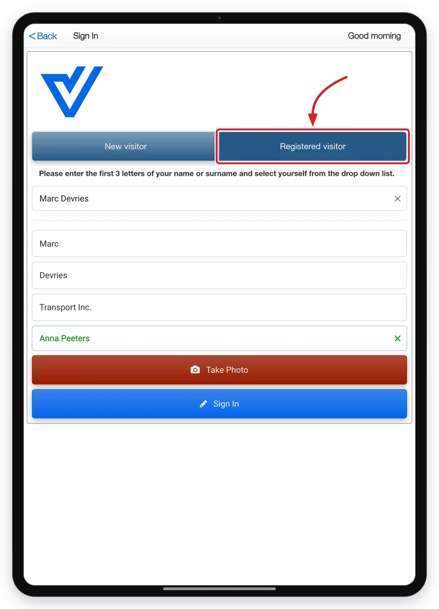 Einen registrierten Besucher am Tablet auswählen